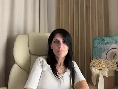 Snapshot of InjaAtHome chatting on July 24, 2026, 9:35 pm InjaAtHome online show from July 24, 2026, 9:35 pm