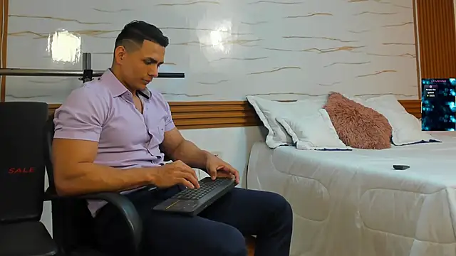 ChoreyTaiylor online show from November 30, 2025, 4:11 pm