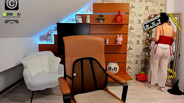 EmillyTaylor online show from October 28, 2025, 4:38 am