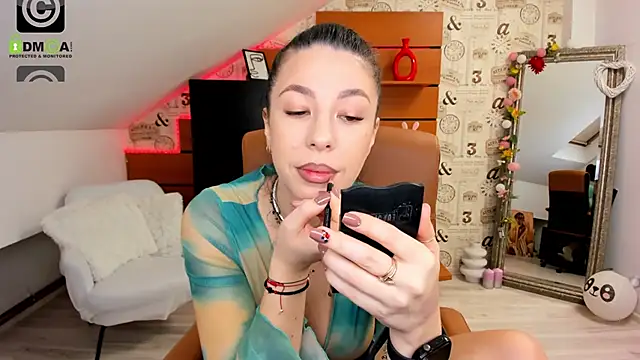 EmillyTaylor online show from November 10, 2025, 4:44 am