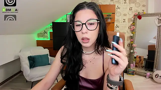 EmillyTaylor online show from March 26, 2026, 4:40 am