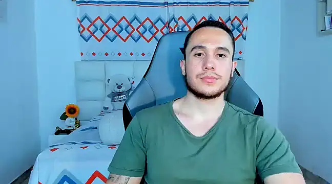 juan  jimenez online show from December 17, 2024, 12:23 am