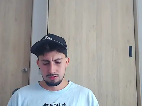 ChrisDamon online show from November 18, 2025, 10:41 am