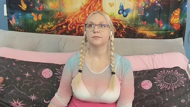 SaraBearXo online show from September 21, 2025, 1:35 pm