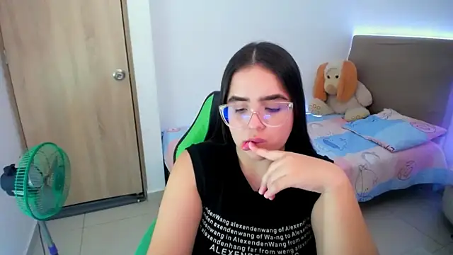  alicia z online show from February 28, 2025, 9:44 pm