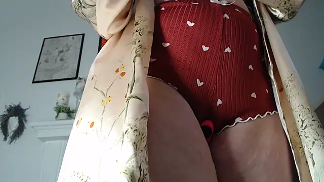 AuroraWillows online show from February 15, 2026, 3:58 am