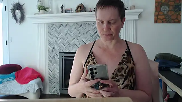 AuroraWillows online show from April 19, 2026, 7:16 pm