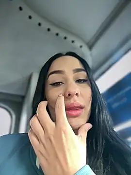 Snapshot of __IRIS__ chatting on June 19, 2026, 1:37 pm IRIS online show from June 19, 2026, 1:37 pm