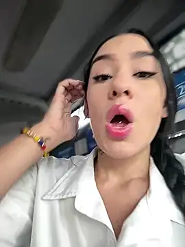 Snapshot of __IRIS__ chatting on July 17, 2026, 4:23 pm IRIS online show from July 17, 2026, 4:23 pm