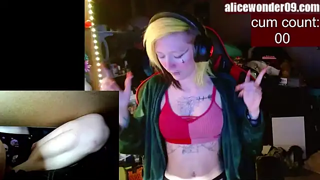 alicewonder09 online show from January 12, 2025, 5:45 am