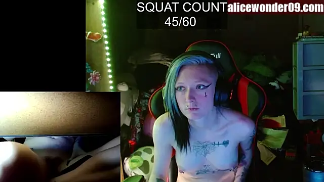 alicewonder09 online show from February 19, 2025, 8:44 am