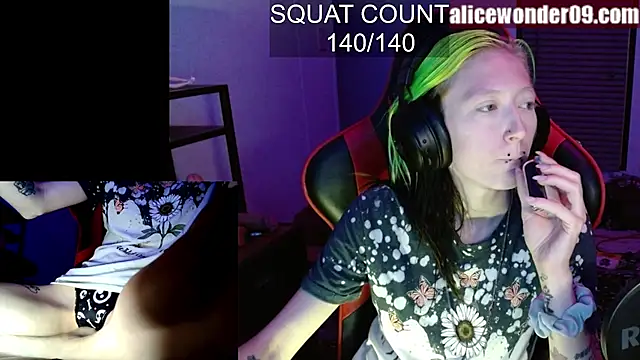 alicewonder09 online show from September 21, 2025, 9:33 am