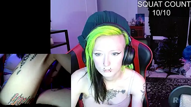 alicewonder09 online show from November 18, 2025, 4:50 am