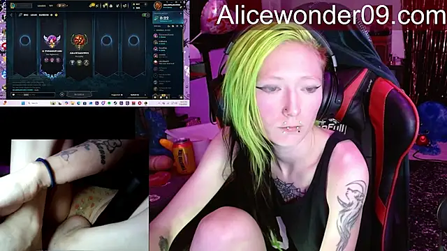 alicewonder09 online show from March 17, 2026, 3:22 am