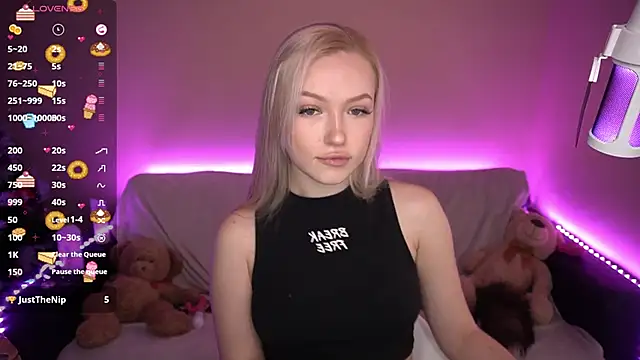 AmandaFiree online show from January 7, 2025, 10:43 am