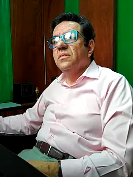 FernandoReuterG online show from December 4, 2025, 5:32 pm