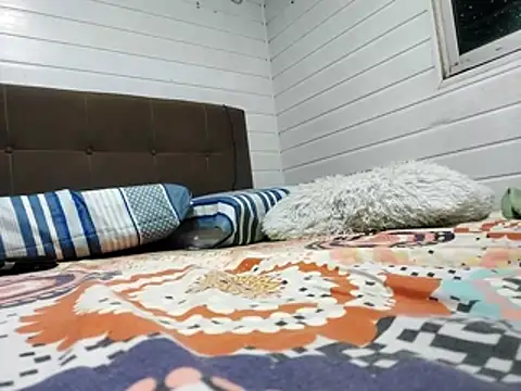 Hotcasados69 online show from January 16, 2026, 4:38 am