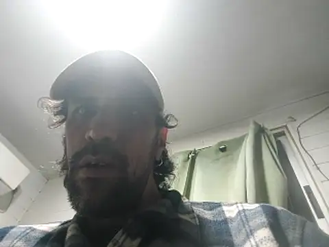 Hotcasados69 online show from February 1, 2026, 4:44 am