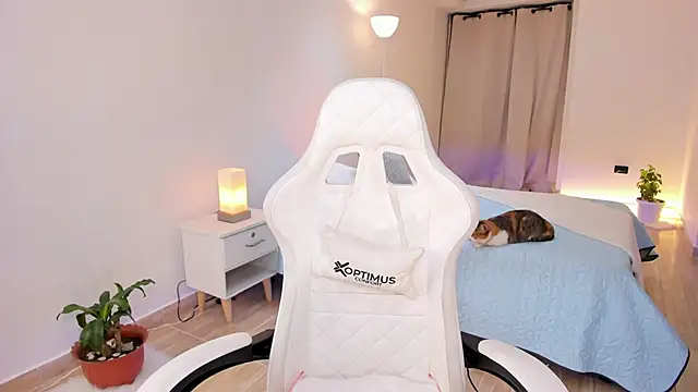 carleee winter online show from November 27, 2025, 2:35 am