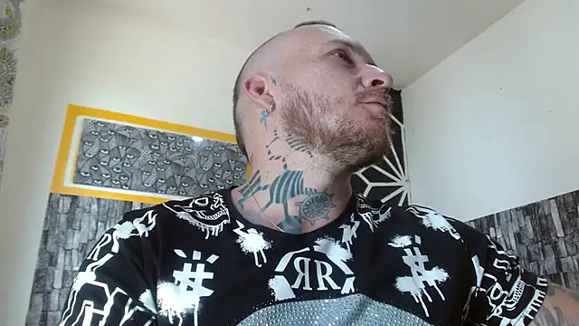 Snapshot of stripnolimits chatting on December 4, 2025, 4:38 pm stripnolimits online show from December 4, 2025, 4:38 pm