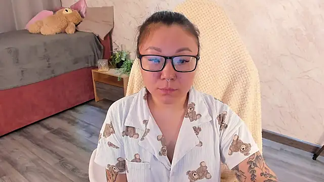 gentle muse online show from April 21, 2026, 12:01 am