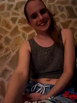 LadyChantale online show from December 17, 2025, 6:41 am