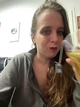 LadyChantale online show from April 21, 2026, 5:25 am