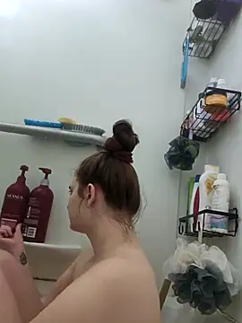 Snowbunnycake 131 online show from September 19, 2025, 6:04 am