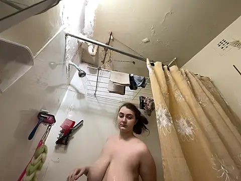 Snapshot of Snowbunnycake_131 chatting on January 6, 2026, 3:38 pm Snowbunnycake 131 online show from January 6, 2026, 3:38 pm