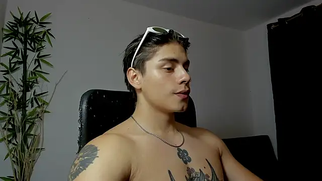 Giordano Russo online show from February 15, 2025, 11:58 pm