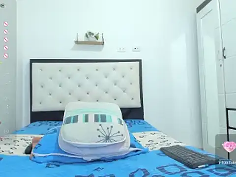 Snapshot of CuteLatinaxx chatting on December 6, 2024, 3:44 pm CuteLatinaxx online show from December 6, 2024, 3:44 pm