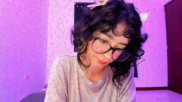  Lunnaa  online show from November 15, 2025, 11:10 pm