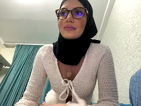 GumusGuray online show from December 6, 2024, 2:02 am