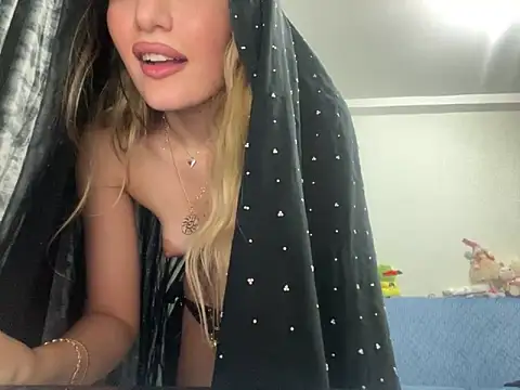 GumusGuray online show from December 22, 2024, 1:45 am