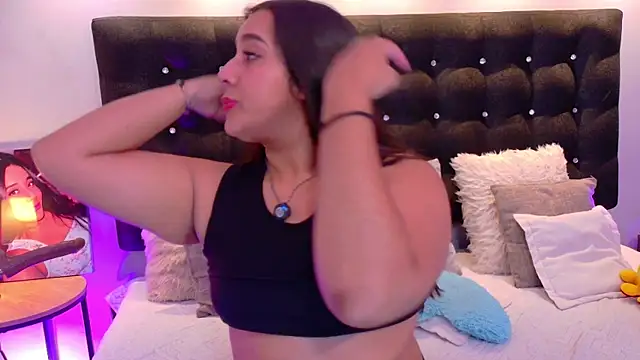 ValenScott1 online show from November 17, 2025, 4:35 pm