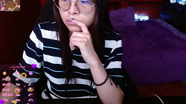 Snapshot of MidoriQuiinn chatting on May 27, 2026, 4:15 pm MidoriQuiinn online show from May 27, 2026, 4:15 pm