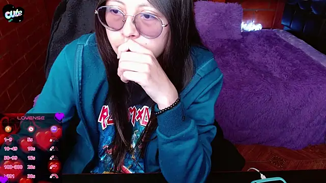 Snapshot of MidoriQuiinn chatting on June 12, 2026, 6:29 pm MidoriQuiinn online show from June 12, 2026, 6:29 pm