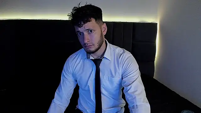 alejandro  2 online show from September 24, 2025, 4:10 pm