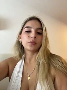 Snapshot of oriana_zoeee chatting on May 30, 2026, 12:19 am oriana zoeee online show from May 30, 2026, 12:19 am