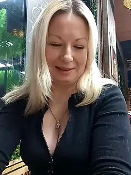 Arina smiles online show from March 7, 2025, 5:06 pm