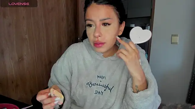 keyn laurent 1 online show from February 28, 2025, 10:50 pm