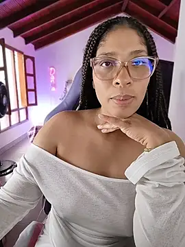 Snapshot of DannaBerry chatting on July 28, 2026, 7:39 pm DannaBerry online show from July 28, 2026, 7:39 pm