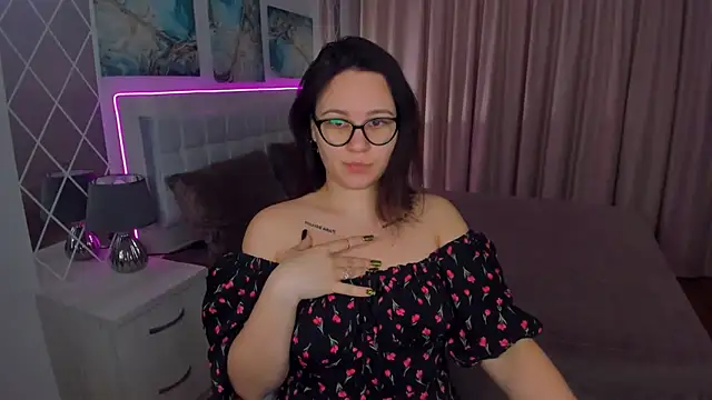 EsterLogan online show from January 19, 2025, 5:37 am