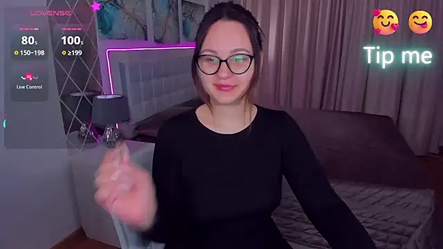 EsterLogan online show from February 9, 2025, 5:50 am