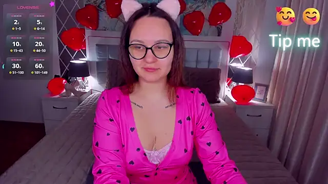 EsterLogan online show from February 15, 2025, 6:55 am