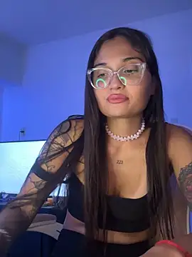 Snapshot of LunaXuan chatting on January 16, 2025, 4:28 am LunaXuan online show from January 16, 2025, 4:28 am