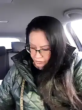 x  KHALEESI  x online show from January 14, 2025, 3:04 pm