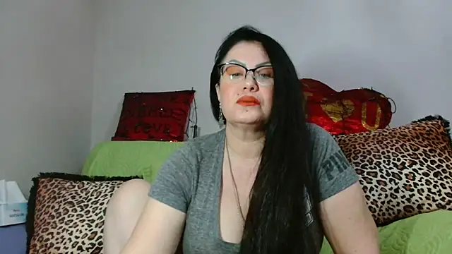 x  KHALEESI  x online show from February 1, 2025, 11:37 pm