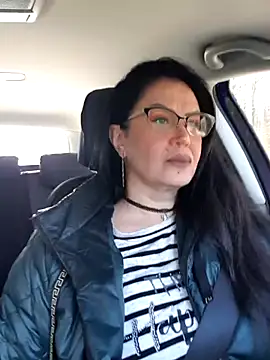 x  KHALEESI  x online show from November 24, 2025, 10:48 am