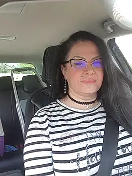 x  KHALEESI  x online show from April 18, 2026, 9:13 am